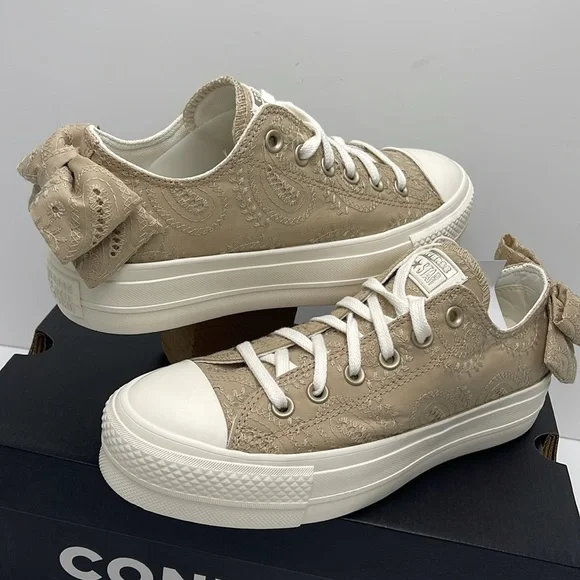 Converse Women's Tan Lace Platforms A10246C
CTAS LIFT OX
NUTTY GRANOLA/EGRET/LIG - Picture 10 of 16